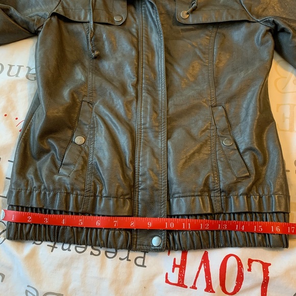 Med Kismet high neck grey faux leather jacket - Picture 5 of 14